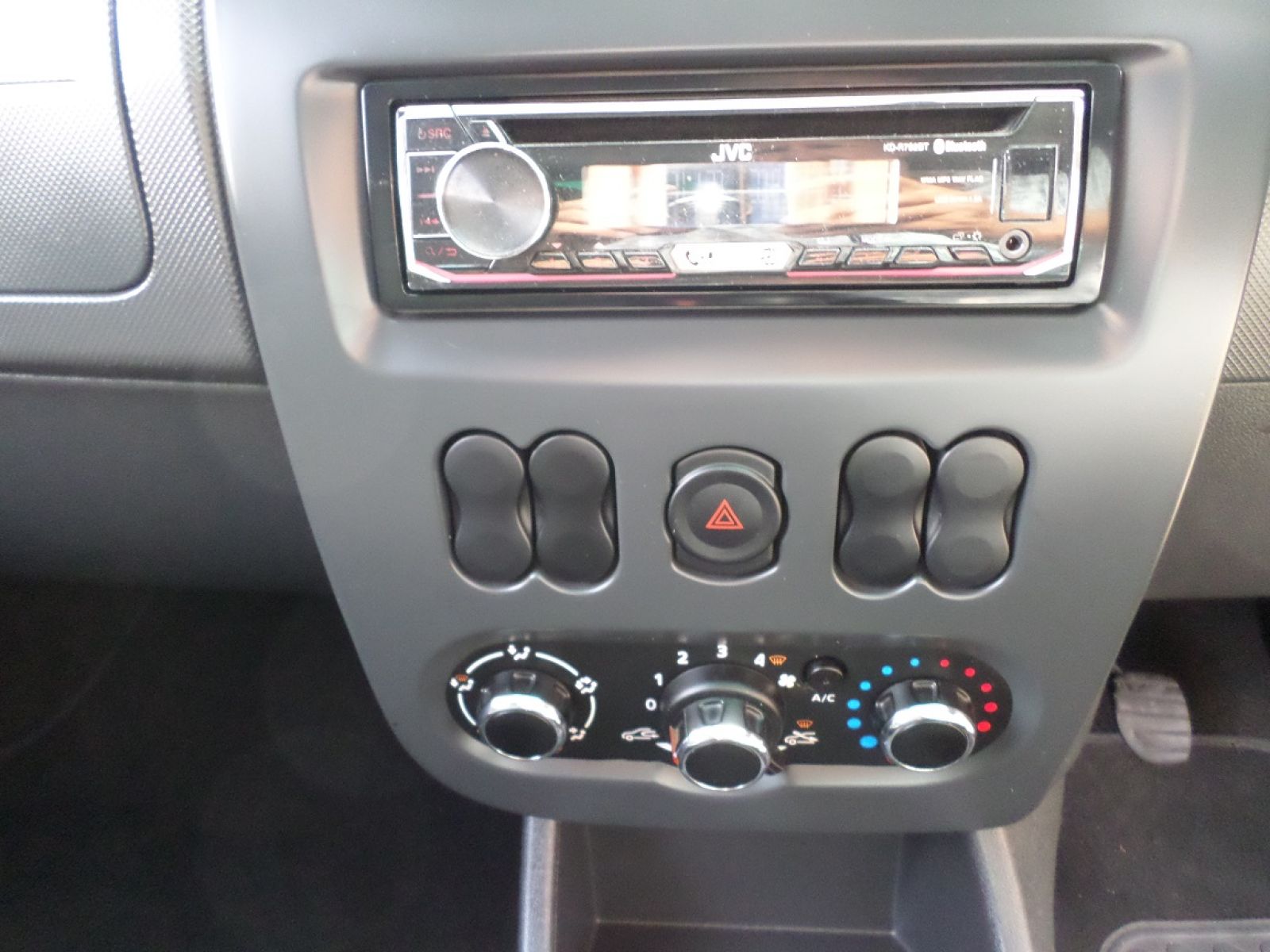 2020 NISSAN NP200 NP200 1.6  A/C SAFETY PACK P/U S/C